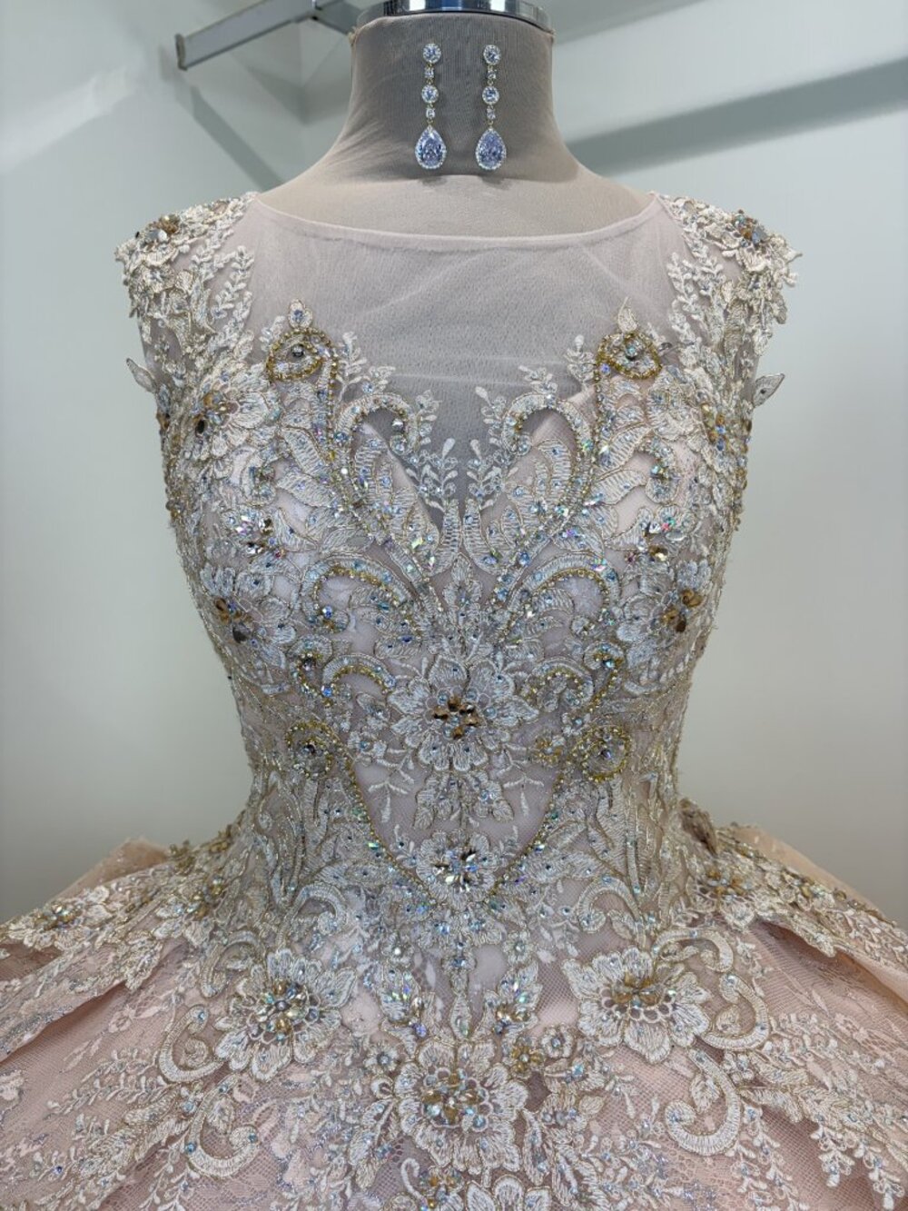✨ LUXURY FOR LESS! Mon Cheri Princesa PR12002 Quinceañera Dress Champagne-Size 8 - Picture 2 of 7